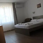 Къща за гости Siana House Равда