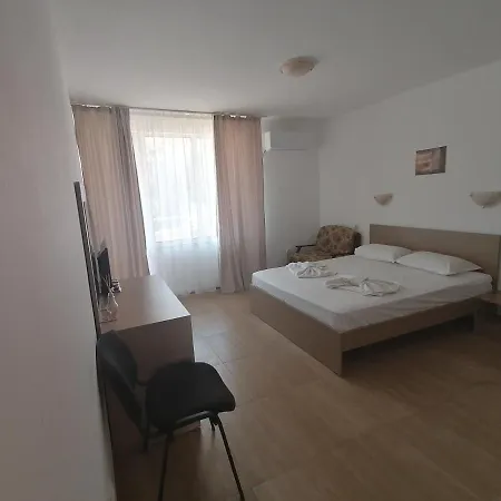 Къща за гости Siana House Равда