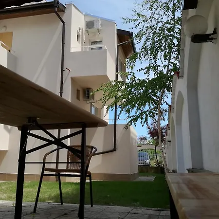 Къща за гости Siana House