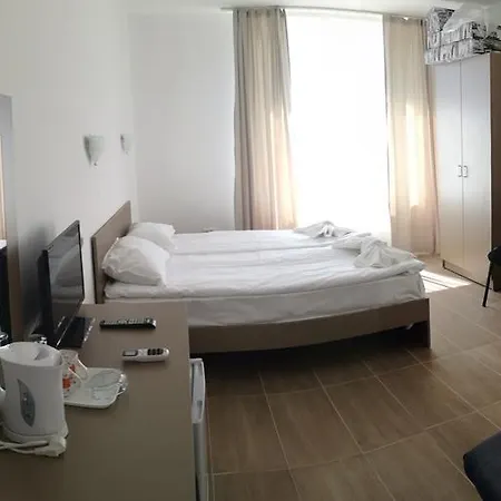 Siana House Къща за гости 3*