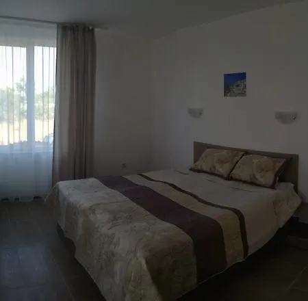 Къща за гости Siana House