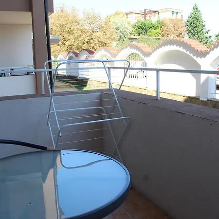 Siana House Къща за гости Равда
