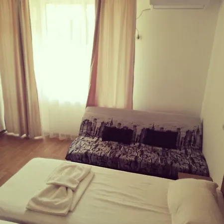 Siana House Равда