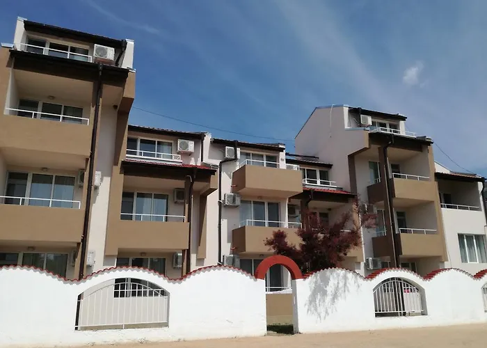 Konukevi Siana House Ravda